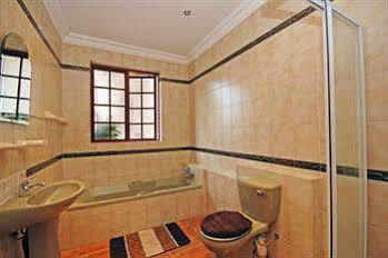 Hotel 354 On York Avenue Randburg Exterior foto